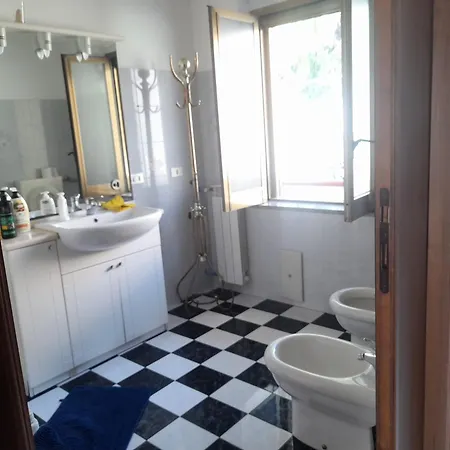 Rosa Di Calabria Gasthuis Bovalino Marina