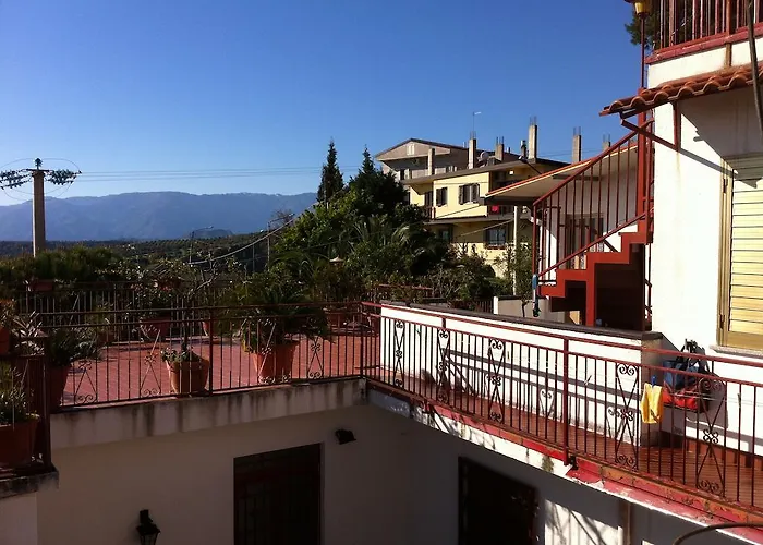 Rosa Di Calabria 博瓦利诺马里纳