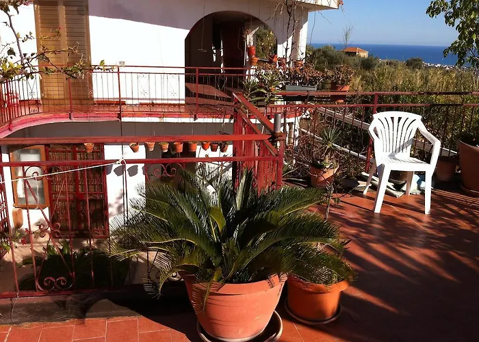 Rosa Di Calabria 博瓦利诺马里纳