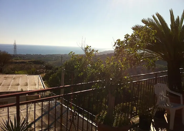 招待所 Rosa Di Calabria 博瓦利诺马里纳