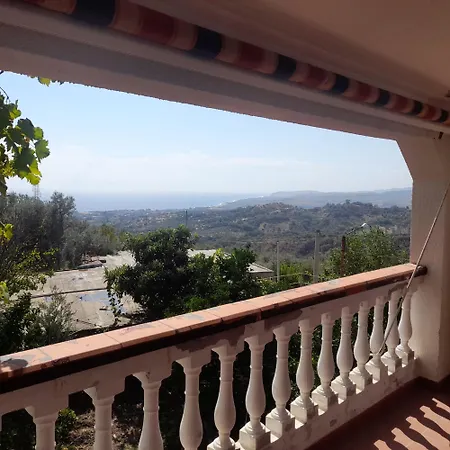 Guest house Rosa Di Calabria 3*