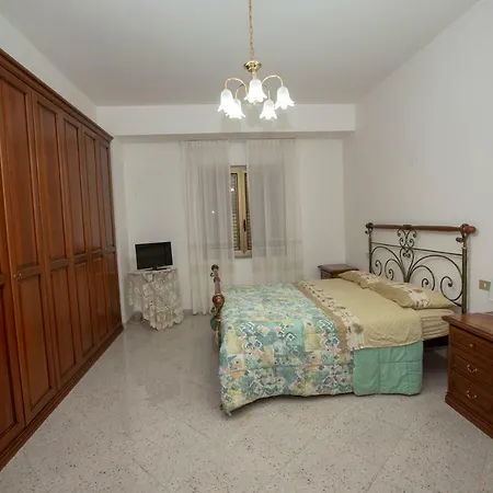 Guest house Rosa Di Calabria 3*