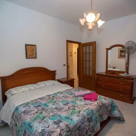 Guest house Rosa Di Calabria 3*